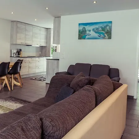 Ausfinn-apartments, Majestic 2 Nyaraló